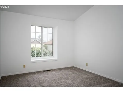 1928 Westport Street NW Salem OR 97304