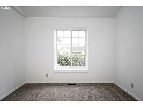 1928 Westport Street NW Salem OR 97304