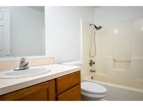 1928 Westport Street NW Salem OR 97304
