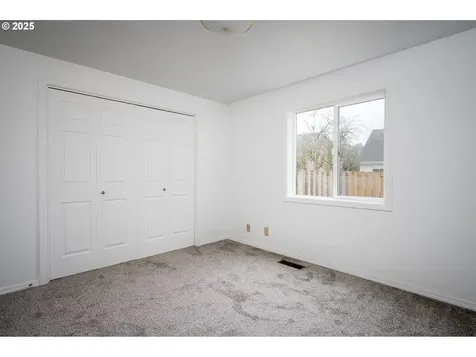 1928 Westport Street NW Salem OR 97304