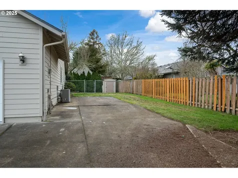 1928 Westport Street NW Salem OR 97304