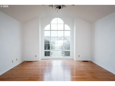1928 Westport Street NW Salem OR 97304