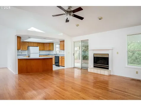 1928 Westport Street NW Salem OR 97304
