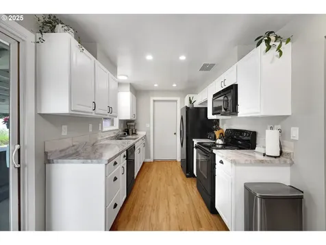 3451 Elmira Road Eugene OR 97402
