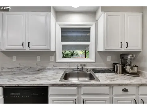 3451 Elmira Road Eugene OR 97402
