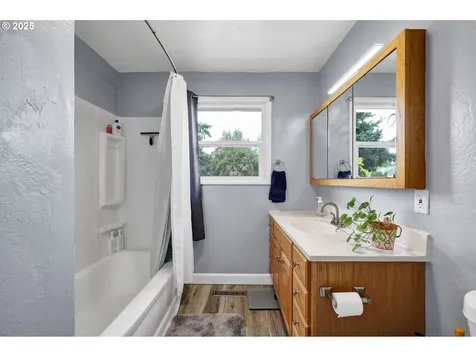 3451 Elmira Road Eugene OR 97402