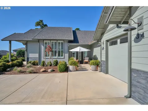 34 Bonnett Way Florence OR 97439