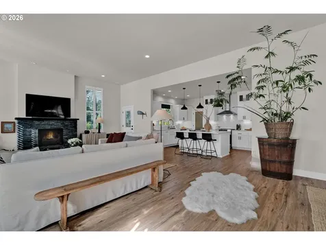 34 Bonnett Way Florence OR 97439