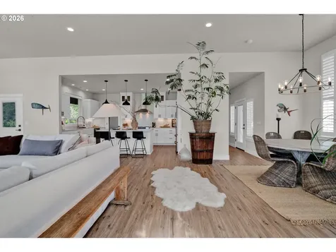 34 Bonnett Way Florence OR 97439