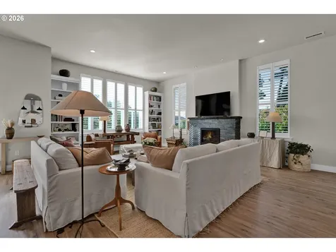 34 Bonnett Way Florence OR 97439