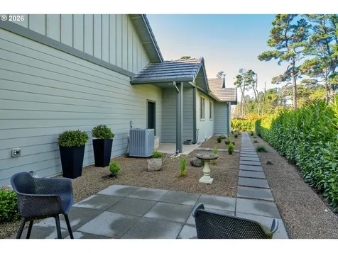 34 Bonnett Way Florence OR 97439