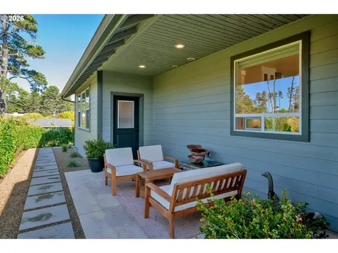 34 Bonnett Way Florence OR 97439