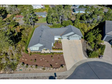 34 Bonnett Way Florence OR 97439