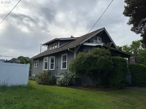 5816 NE 32nd Place Portland OR 97211