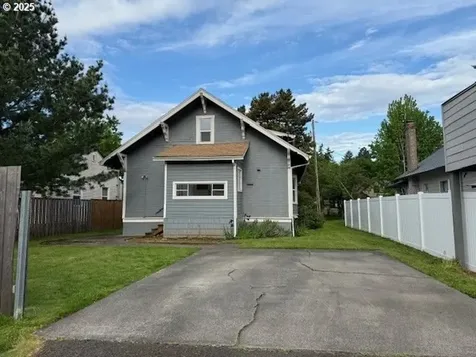 5816 NE 32nd Place Portland OR 97211
