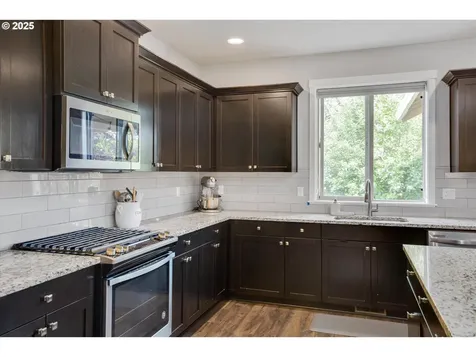 1654 N Plum Court Canby OR 97013