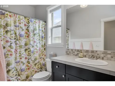 1654 N Plum Court Canby OR 97013