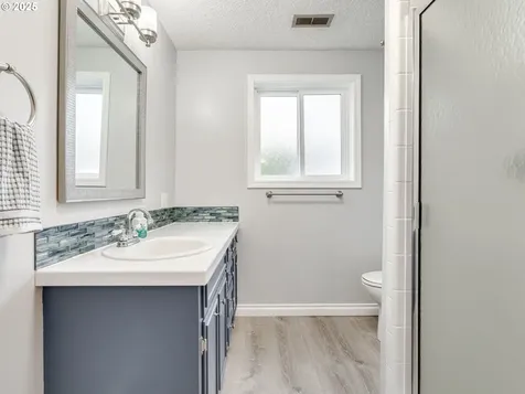 6745 Londonderry Lane Gladstone OR 97027
