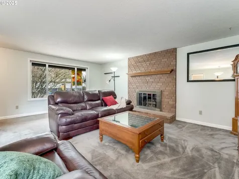 6745 Londonderry Lane Gladstone OR 97027