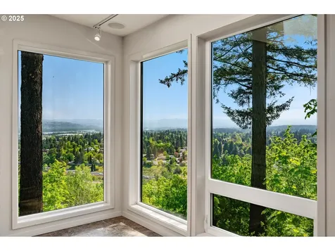 3032 NE Rocky Butte Road Portland OR 97220