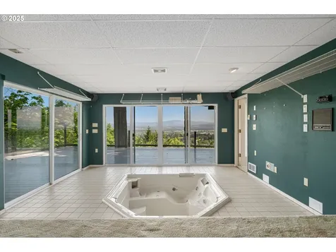 3032 NE Rocky Butte Road Portland OR 97220
