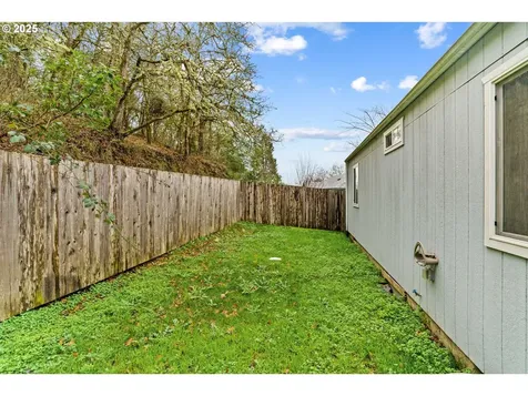 1389 NE Brooklyn Avenue Roseburg OR 97470
