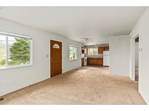 1389 NE Brooklyn Avenue Roseburg OR 97470