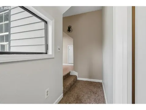 585 Madrona Avenue S Salem OR 97302