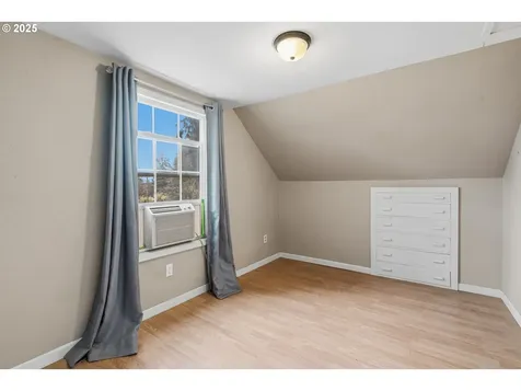 585 Madrona Avenue S Salem OR 97302