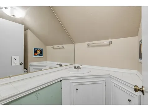 585 Madrona Avenue S Salem OR 97302