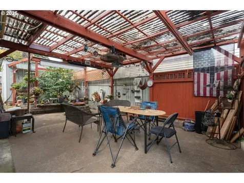 585 Madrona Avenue S Salem OR 97302