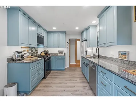 585 Madrona Avenue S Salem OR 97302