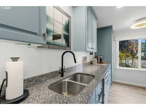 585 Madrona Avenue S Salem OR 97302