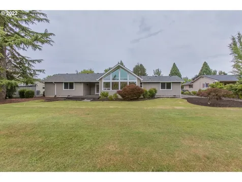 1310 NW Greenbriar Place Mcminnville OR 97128