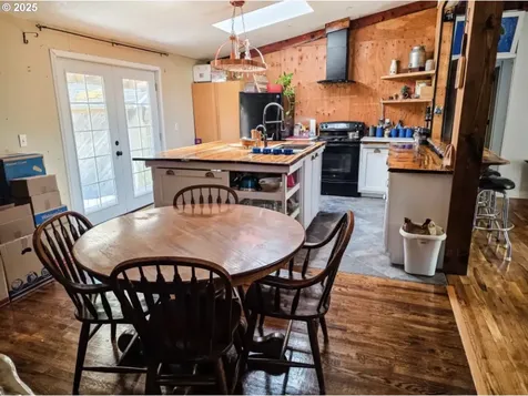 8790 NW Kinglet Street Seal Rock OR 97376