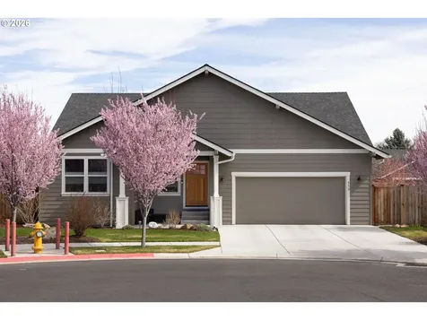 450 NE Oak Court Redmond OR 97756