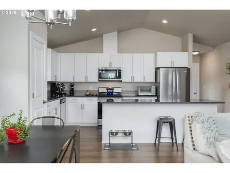 450 NE Oak Court Redmond OR 97756