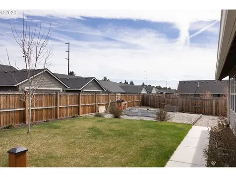 450 NE Oak Court Redmond OR 97756