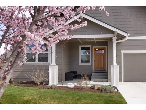 450 NE Oak Court Redmond OR 97756