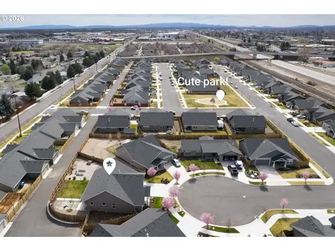 450 NE Oak Court Redmond OR 97756