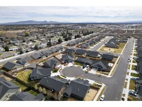 450 NE Oak Court Redmond OR 97756