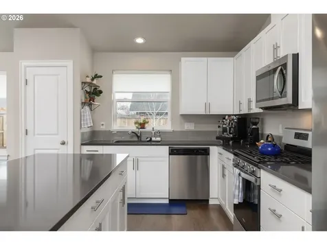 450 NE Oak Court Redmond OR 97756