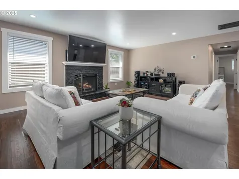 1760 Leon Drive Forest Grove OR 97116