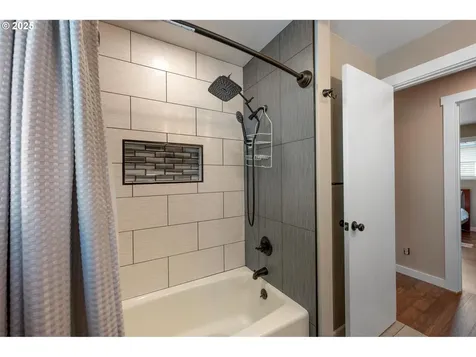 1760 Leon Drive Forest Grove OR 97116