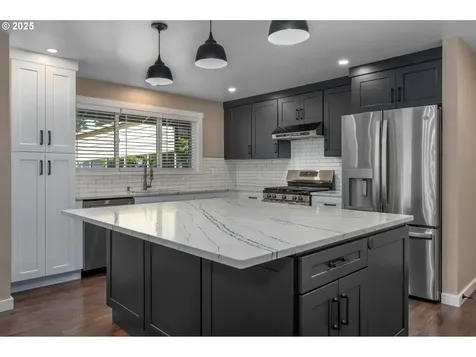 1760 Leon Drive Forest Grove OR 97116