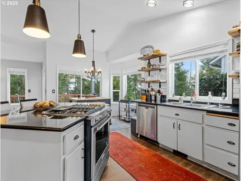 3933 NW Sierra Drive Camas WA 98607