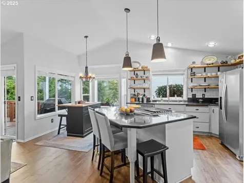 3933 NW Sierra Drive Camas WA 98607