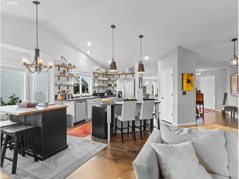 3933 NW Sierra Drive Camas WA 98607