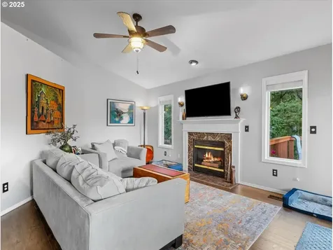 3933 NW Sierra Drive Camas WA 98607