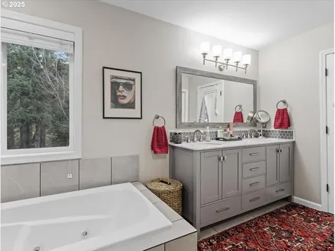 3933 NW Sierra Drive Camas WA 98607